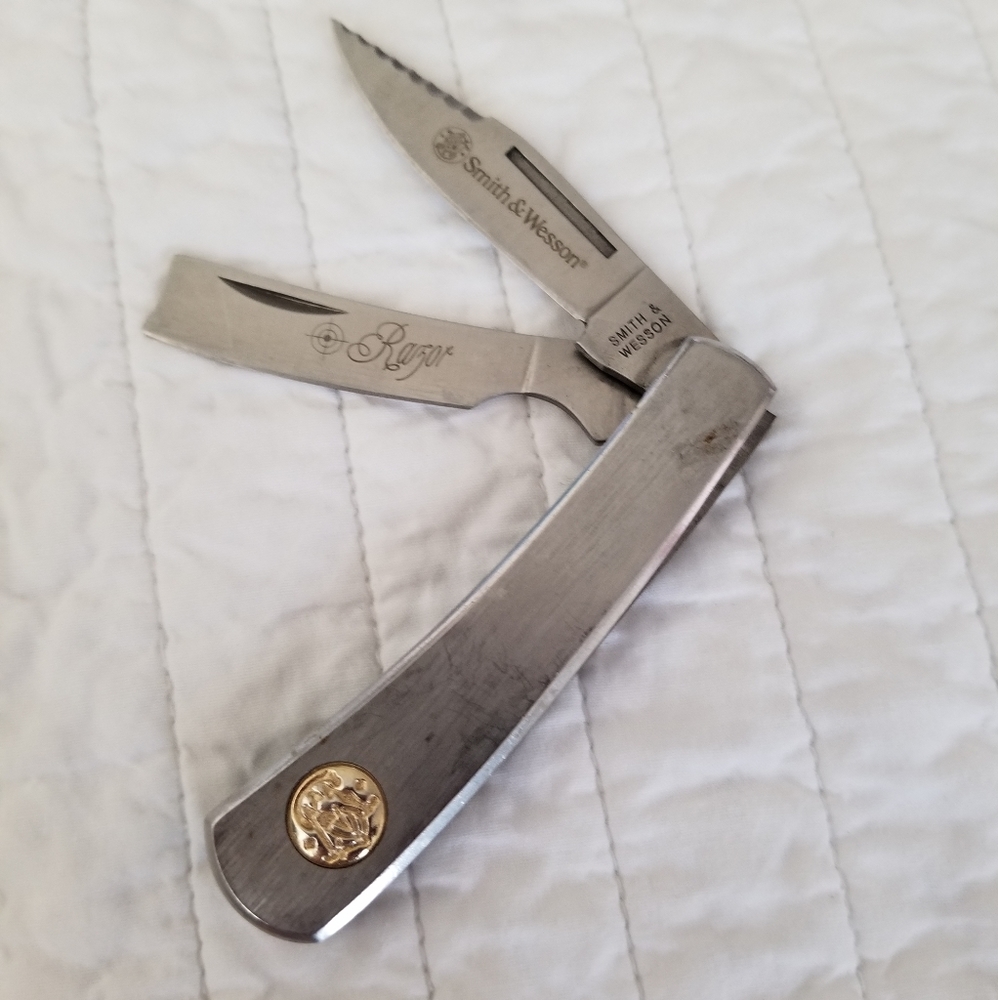 Smith & Wesson razor